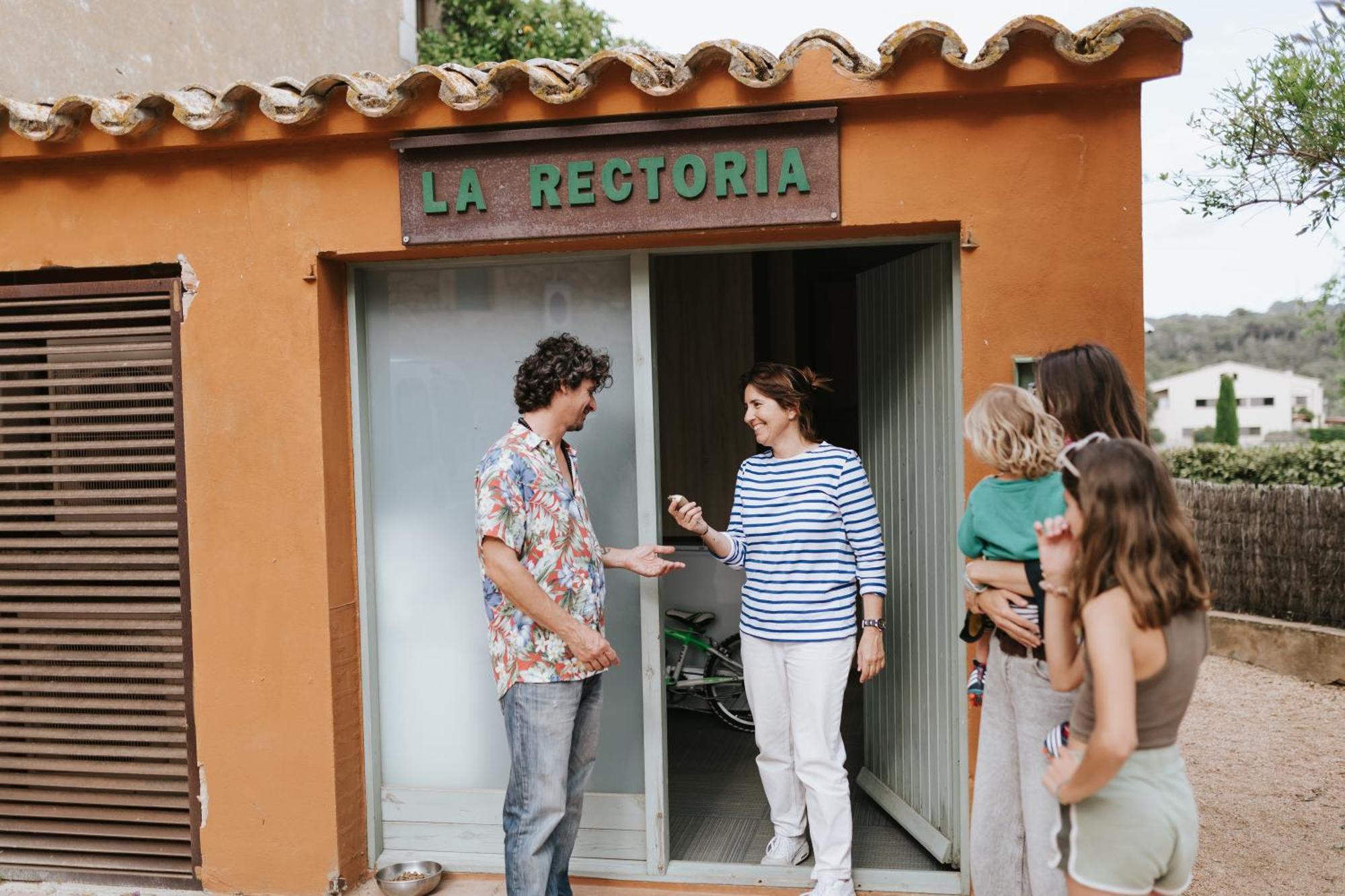 Apartamentos En La Rectoria De Regencos Bagian luar foto