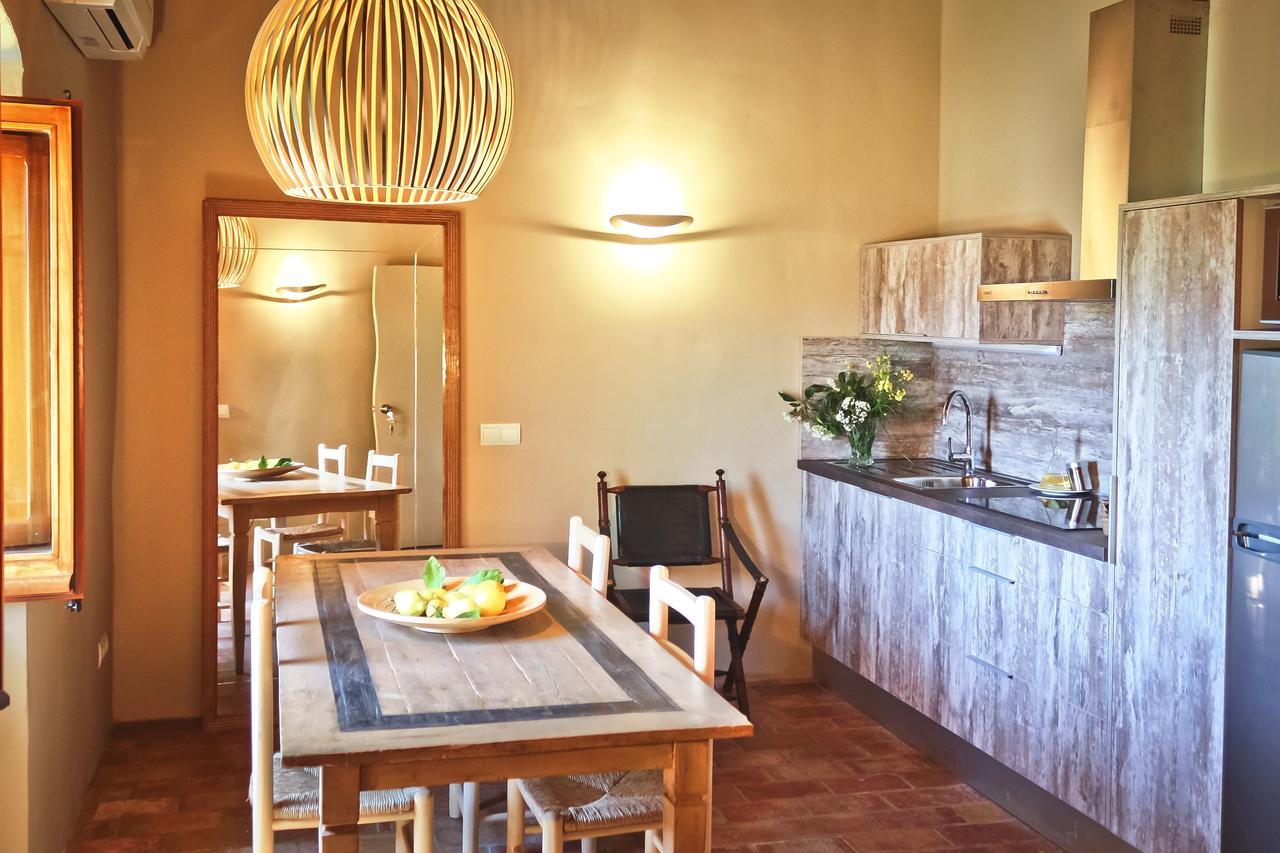 Apartamentos En La Rectoria De Regencos Bagian luar foto